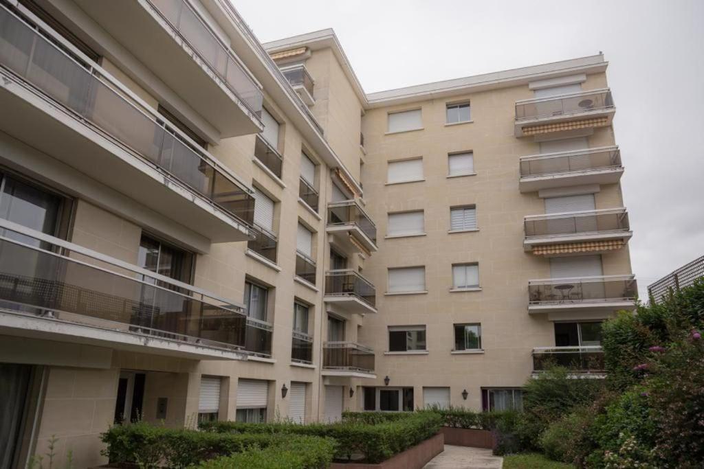 Spa, Centre De Sannois, Parking Prive Apartment